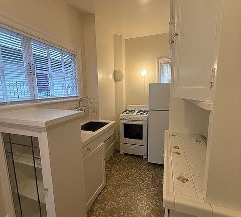 4th image of 438 Lee St #3