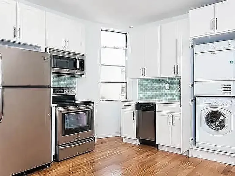 572 E 26th St #4H — Photo 1