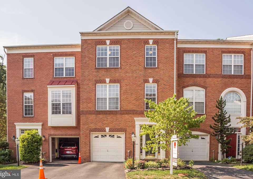 1st image of 12920 Wood Crescent Cir