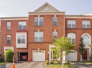 12920 Wood Crescent Cir, Herndon, VA 20171