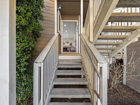 2nd image of 4830 Lakebird Pl