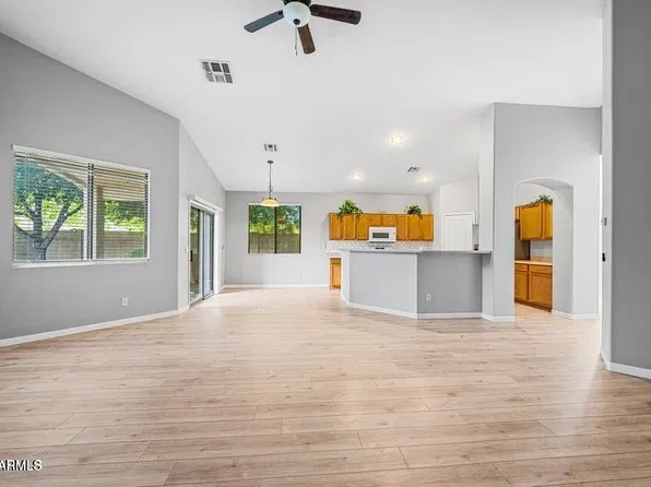 9231 W Salter Dr, Peoria, AZ 85382