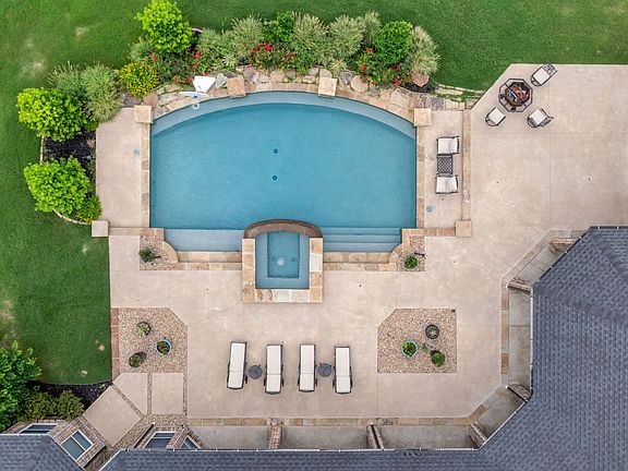 3rd image of 5455 Pebble Creek Dr
