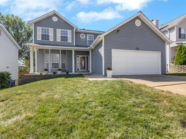 1075 Johanna Dr, Ballwin, MO 63021