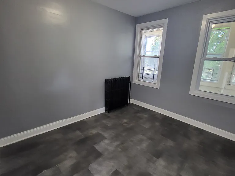 132 Oliver Ave #3R — Photo 10