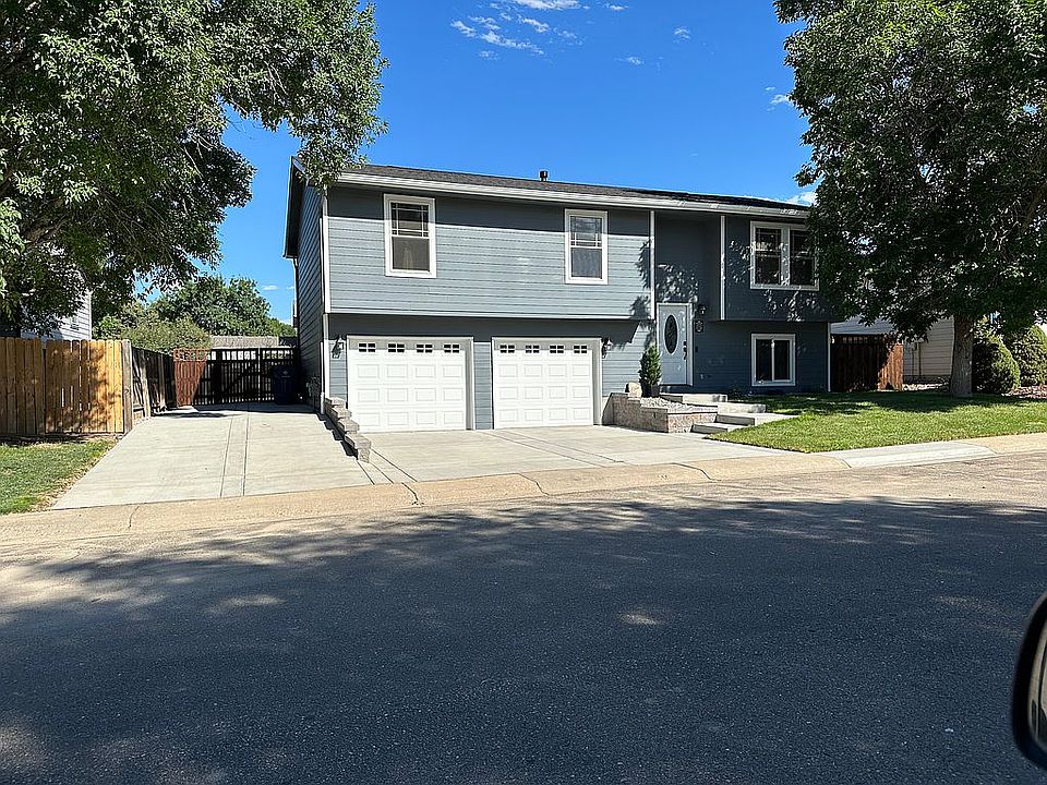 2nd image of 320 Cherry Ave