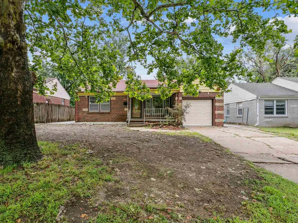 3707 E Funston St, Wichita, KS 67218