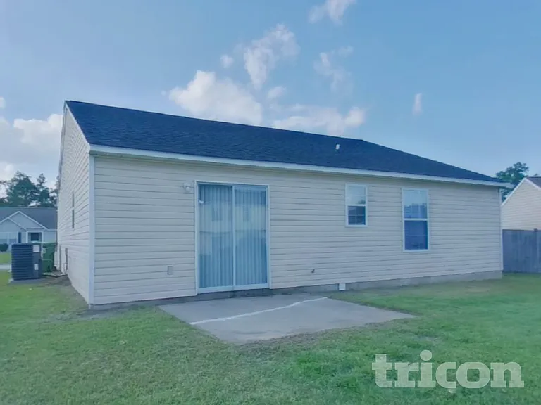 208 Denby Cir — Photo 17