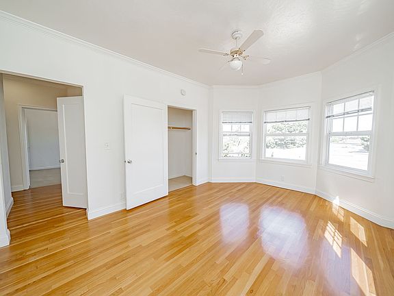 2nd image of 5527 Shattuck Ave APT 300