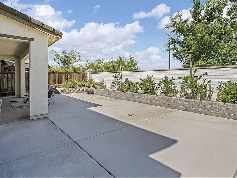 17950 Kerry Ct — Photo 33