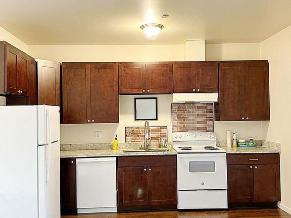 3rd image of 4220 Colby Ave #B8