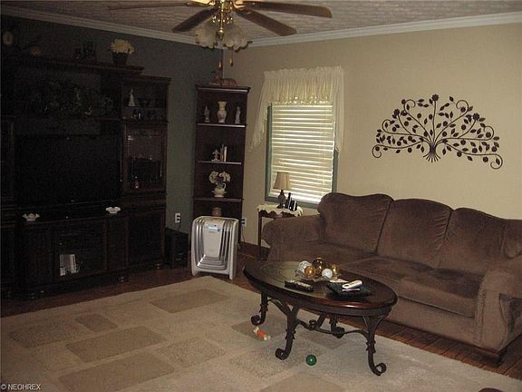 3rd image of 146 Forest Hill Dr