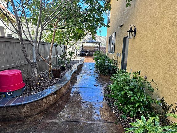3rd image of 9786 Casmalia Ct