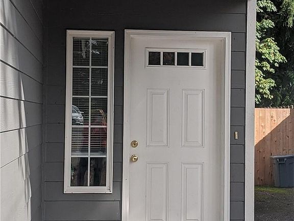 2nd image of 4828 Aqua Dr E #B