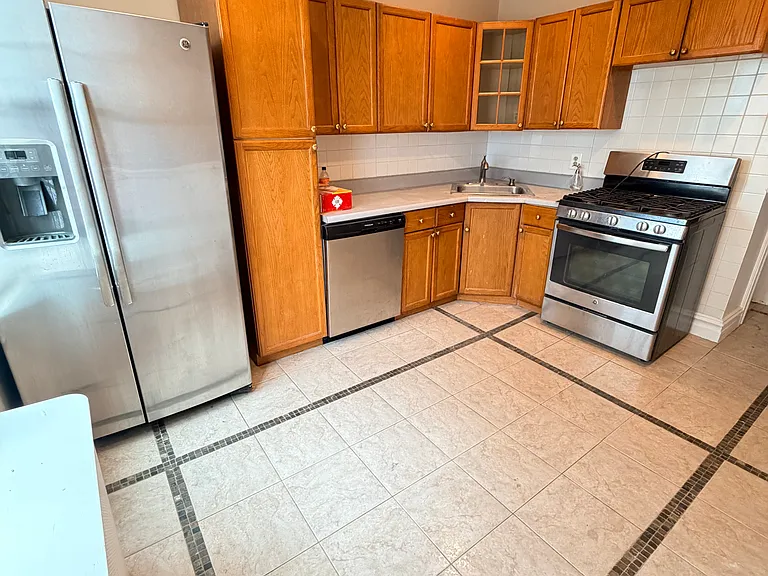 74 W 6th St #2 — Photo 10