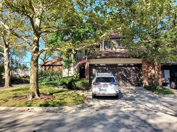 134 Saint Michelle St, Worthington, OH 43085