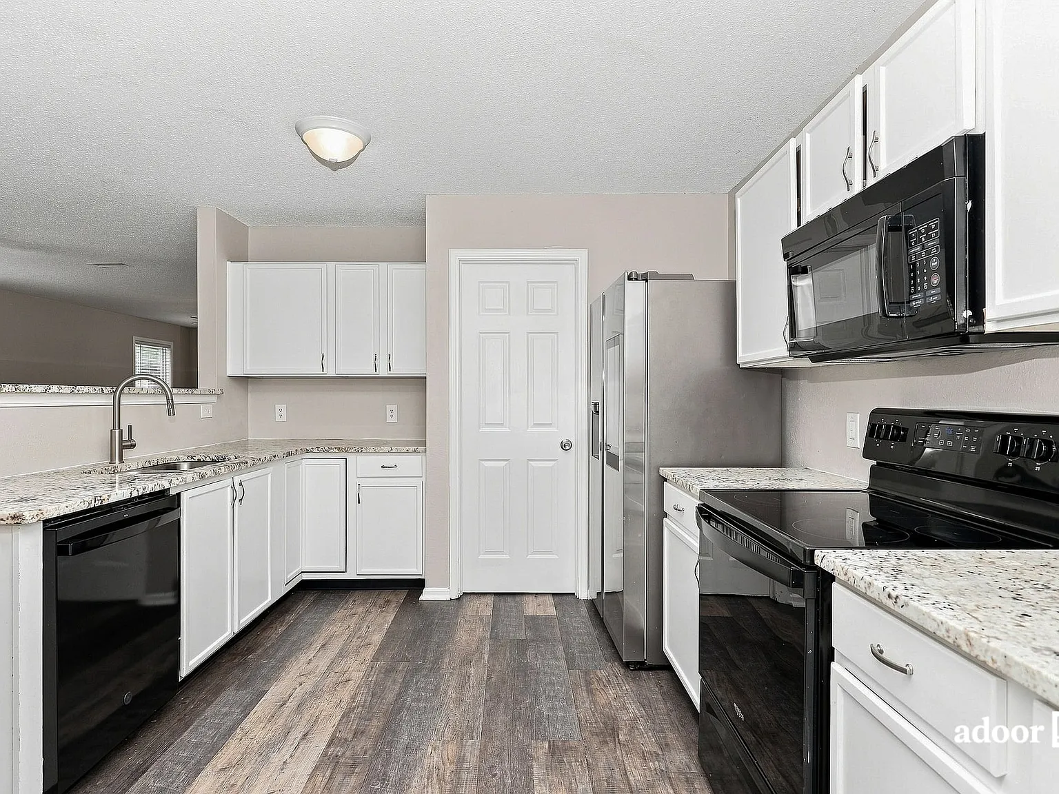 4 bed, 2.5 bath, 2394 sqft, $2,245 — Photo 2