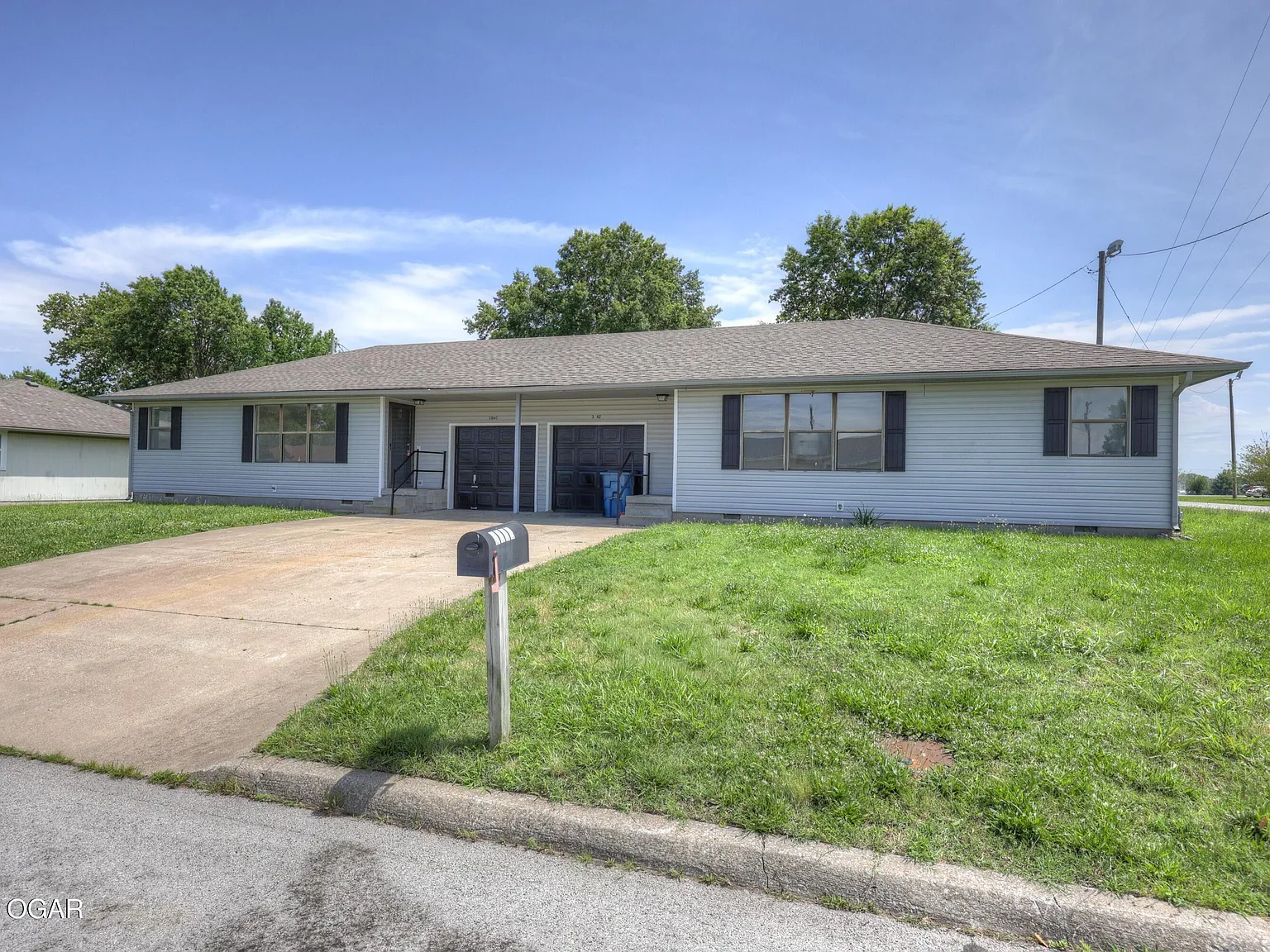 2 bed, 1.0 bath, 920 sqft, $1,100 — Photo 2