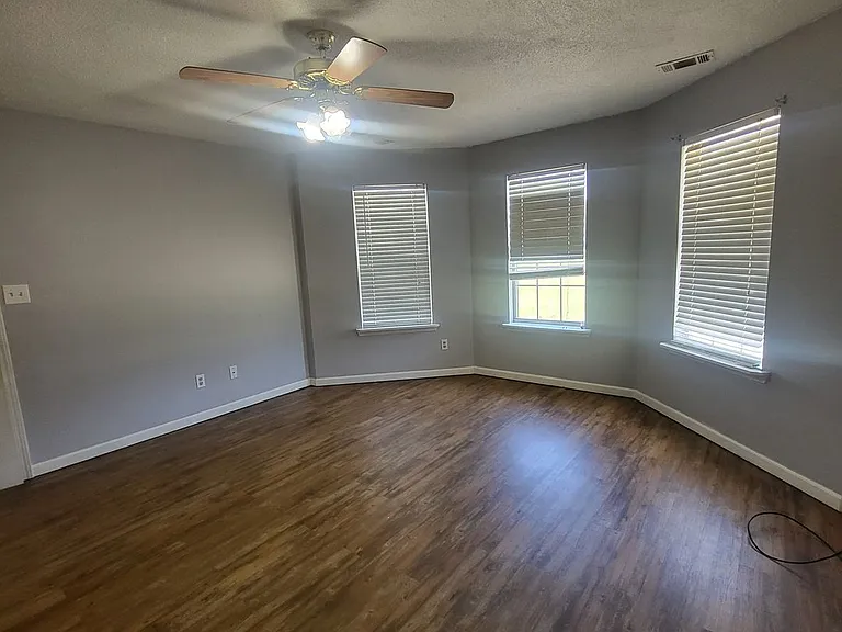 710 Macey St — Photo 10