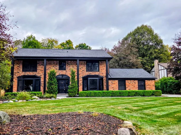 31142 Applewood Ln, Farmington Hills, MI 48331