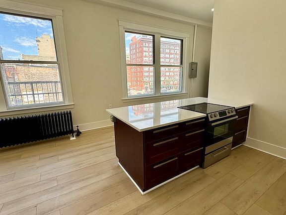 5th image of 203 E 7th St #3A