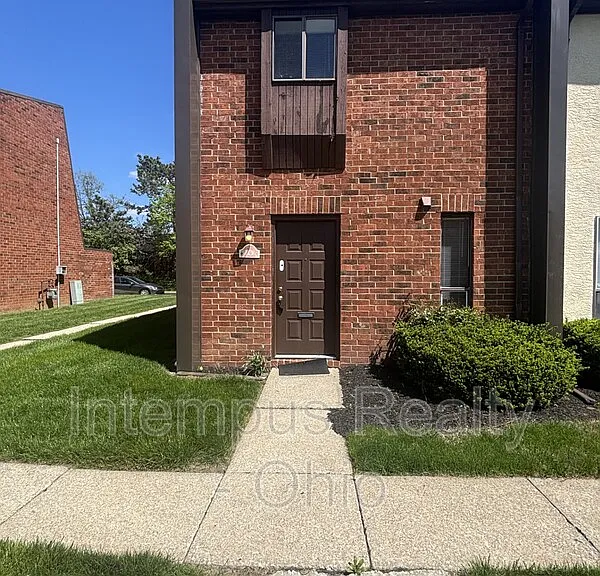 10 King Arthur Ct — Photo 1