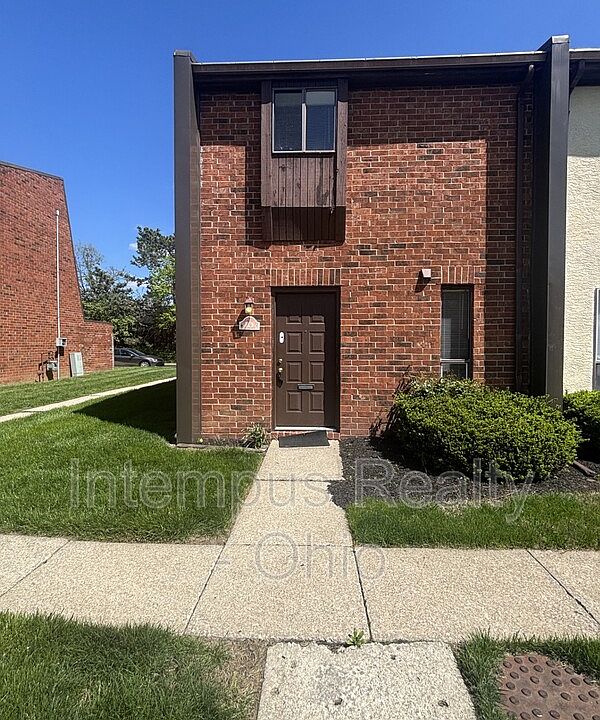 1st image of 10 King Arthur Ct