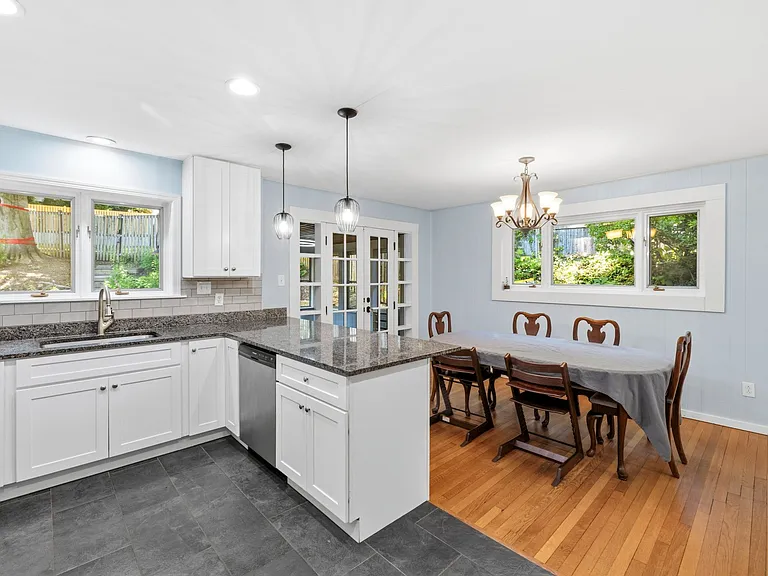 3604 Husted Dr — Photo 10