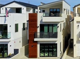 314 3rd St, Huntington Beach, CA 92648