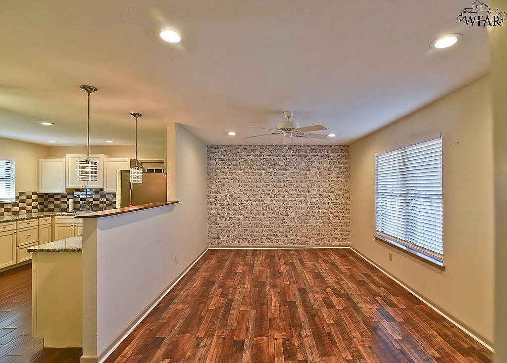 1805 Fairfax Ave — Photo 1