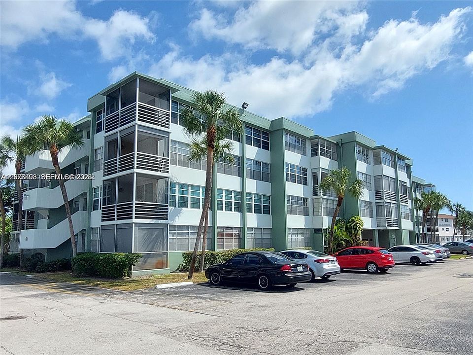 1st image of 2741 Taft St APT 212