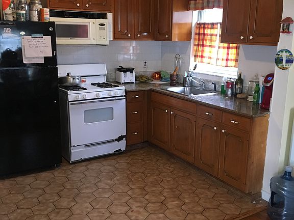 2nd image of 230 McLoud Dr