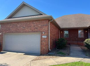 1326 W Sackett St, Springfield, MO 65807