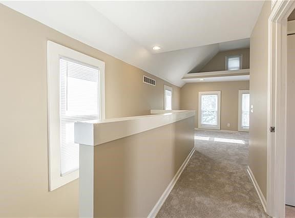 5th image of 530 Ann Ave
