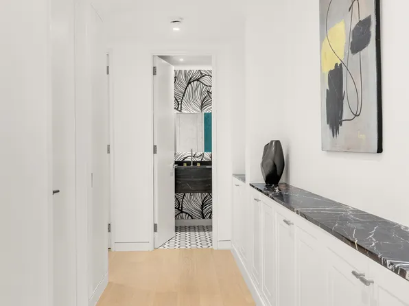 146 West 57th Street image 13 of 14