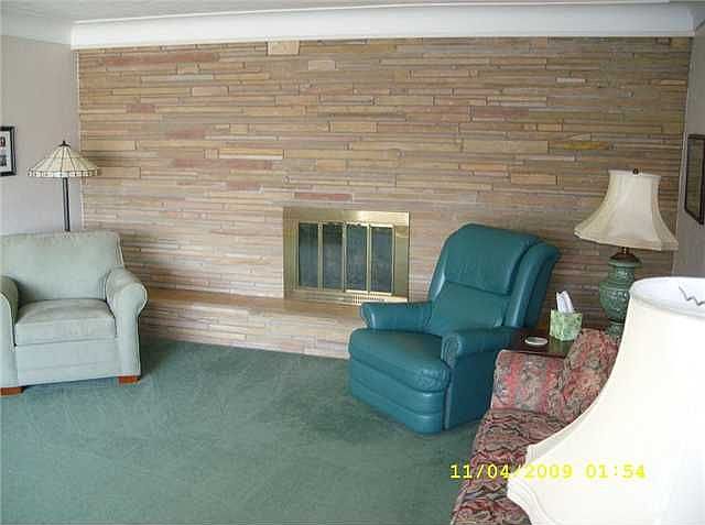 2nd image of 2827 Eastmoreland Dr