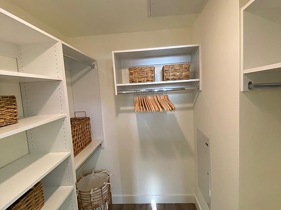 4th image of 806 Colorado Ave #212