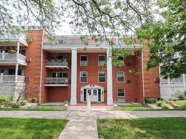 81 6th Ave APT 304, La Grange, IL 60525