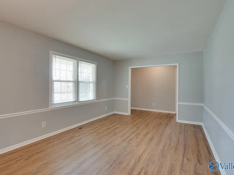 9802 Dolphin Dr SE — Photo 4