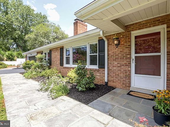5th image of 8716 Deanna Dr