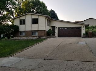 2202 Frontier Rd, Denison, IA 51442