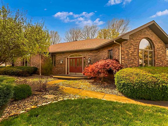 3rd image of 600 S Deer Lake Dr W