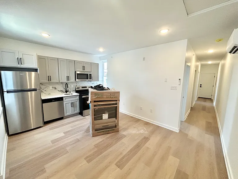 2725 W Girard Ave #3R — Photo 2