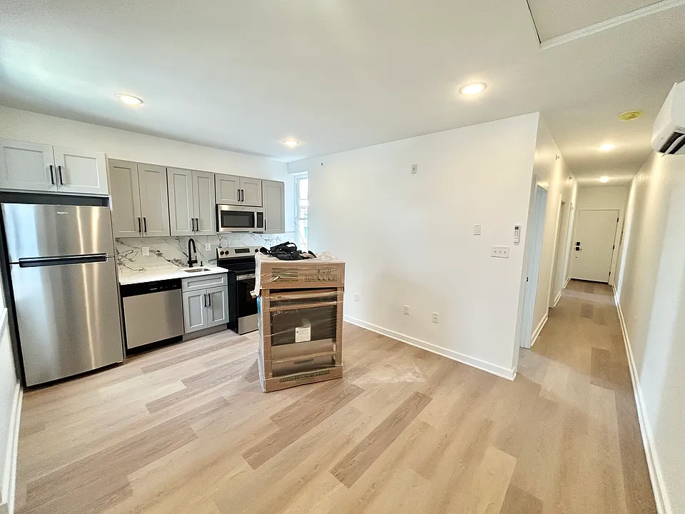 2725 W Girard Ave #3R