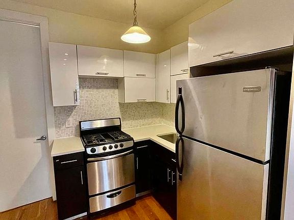 5th image of 1057 Bergen St #1AM