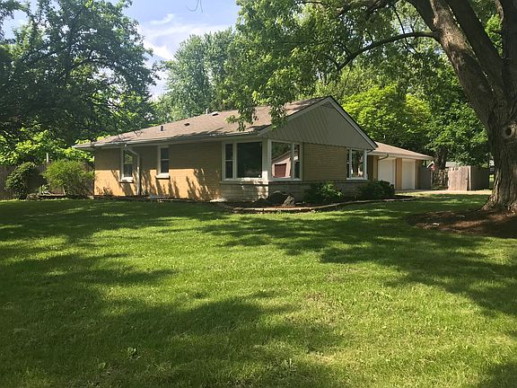 2nd image of 2551 Golfview Dr