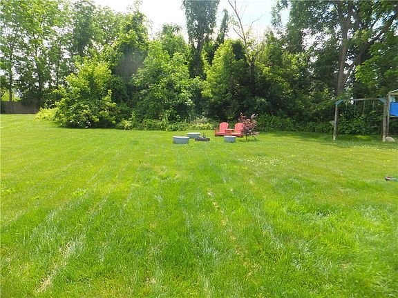 4th image of 355 Vista Ct