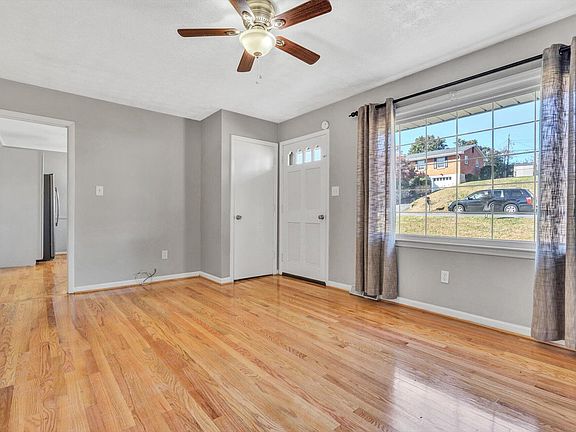 3rd image of 1013 Claiborne Ave
