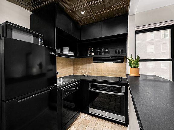 5th image of 56 Pine St APT 10D