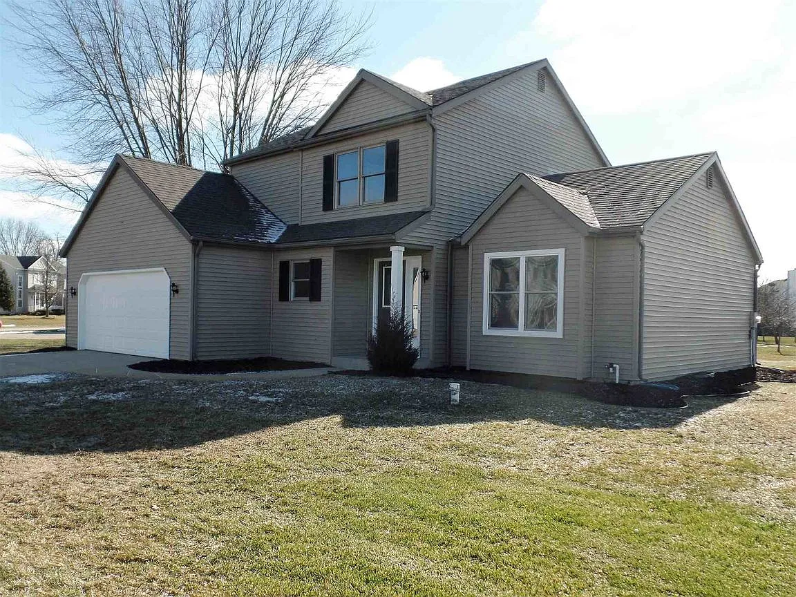 52085 Mallard Pointe Dr photo 1